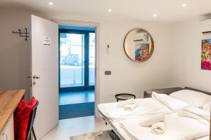 StayWithUs , ground Floor