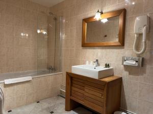 Hotels Hotel Belle Epoque : photos des chambres