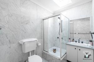 KozyGuru | Balmain | 2BTownhouse bridge view