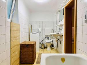 Joy City Stay Nemoianu 8D