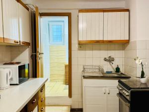 Joy City Stay Nemoianu 8D