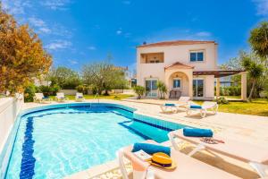 Villa Maia - Ubytování bez kategorie ve městě Fánai