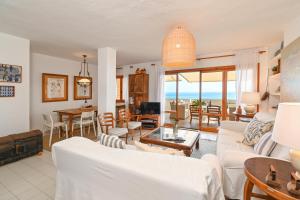 Jardines de Karine by Aguilarent