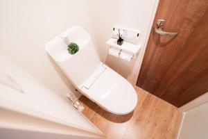 Year-end promotion Shinjuku 401 Great Location 2 mins to S Station New Building Max for 6 people