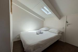 Villas 06V - Beautiful villa with spa pool and tennis : photos des chambres