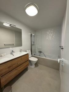 Villas 06V - Beautiful villa with spa pool and tennis : photos des chambres