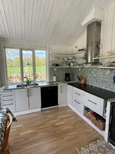 Meadow house, a comfortable and modern home near a lake