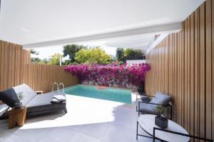 Signature Deluxe Suite with Private Pool room in Azur Hotel
