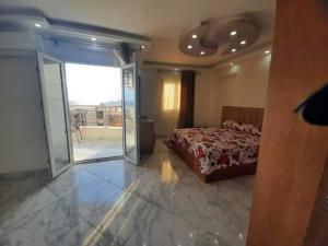 شقه فندقيه مفروشه محطه الرمل الازاريطه بحر