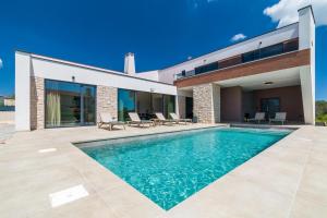 Villa with Stunning Views