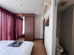 Astra changklan road 清迈市区Astra 豪华公寓两卧室 毗邻香格里拉大酒店 步行可至长康路夜市 位于市中心 健身房 泳池