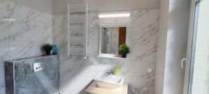 Apartament Centrum Kłodzko - Stara i Piękna Kamienica - ulica Okrzei, Spokój, Parking, 25m2