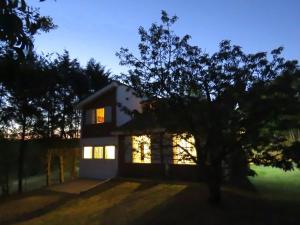 casa de campo a metros del lago