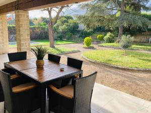 Villas Maison provencale de Plain pied avecGrand jardin et Piscine : photos des chambres