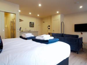 Chic and Classy Studio on Easter Road - Flat 1, Elgin House Apartments