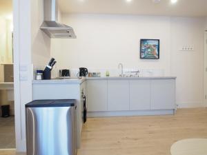 Chic and Classy Studio on Easter Road - Flat 1, Elgin House Apartments