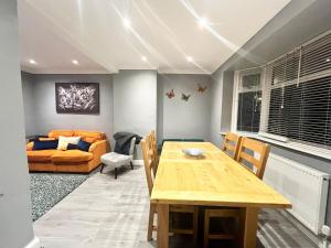 Rochester 3BR Modern house with Free Parking