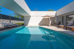 Villa Island Pearl A Stunning Oasis of Luxury and Serenity on Brač Island