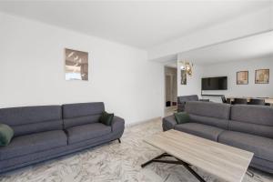 REF 1996 Cannes Croisette - Sea view apartment for rent