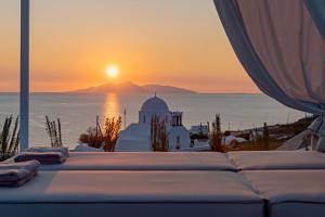 Santorinis Rising Sun Private Villa