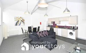 Smithfield Apartments by YourStays - Gated Apartments with private car park in City Centre