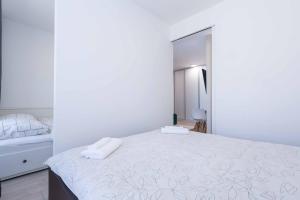 NESTO- brand new apartment with free parking!