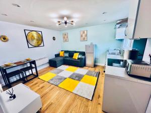 Luxe 1B Chalet, HotTub, free parking Nr LTN Airport, L&D Hosp, Whipsnade Zoo, fast trainsCentral London