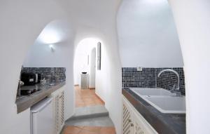 Elegant Santorini House Villa Horizon Caldera View-Outdoor Hot Tub Oia