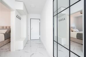 Luxury apartment with swimming pool