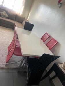 Appartement avec piscine proche de la mer à Harhoura
