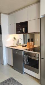 Exclusive Apt with Balcony, Stunning Views Pool