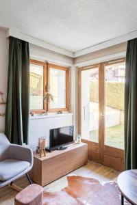 One-bedroom apartment with garden