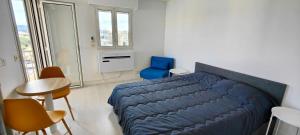 Lovely studio with balcony - near the beach