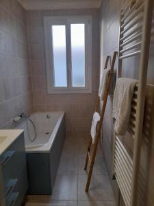B&B / Chambres d'hotes Double room, in an elegant house, Thuir centre, terraces view Canigou : photos des chambres
