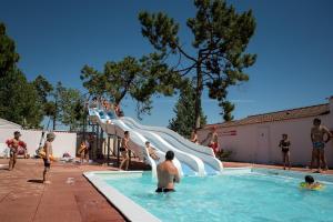 Campings Domaine Residentiel de Plein Air Escale du Perthuis : photos des chambres