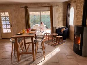 Maisons de vacances Maison avec 2 appartements, jacuzzi et acces prive a la riviere : photos des chambres