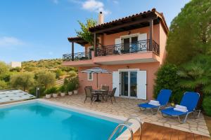 Coastal Paradise Found - Komis Private Pool Retreat