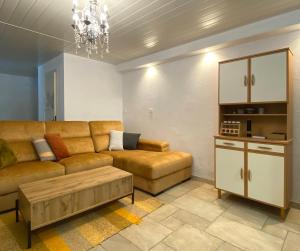 Maisons de vacances Maison avec 2 appartements, jacuzzi et acces prive a la riviere : Maison 3 Chambres
