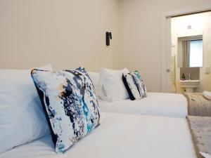 Spacious and Modern 2-bed on Easter Road - Flat 3, Elgin House Apartments