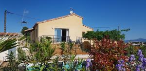 Villas Villa Palmera - Classee 3 etoiles - Grand confort, calme, et magnifique vue degagee : photos des chambres