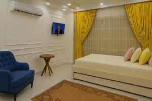 Elegant Beachfront Flat