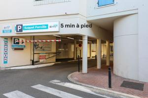 LUMINEUX 3 PIECES RENOVE FACE AU PORT l! A2B218