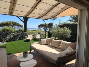 Le Tropézien - Vue Mer à 180, 3 chambres, jardin & piscine