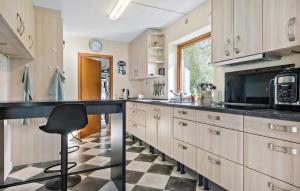 3 Bedroom Cozy Home In Rørvig