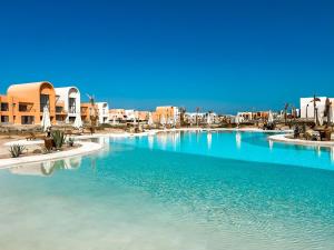 Kamaran 2BR • Luxurious Retreat