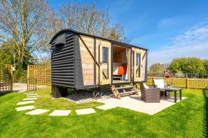 Gin and Toffee Carriage