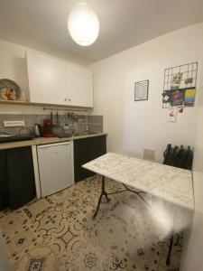 Maisons d'hotes la Porte bleue : Chambre Familiale avec Terrasse 