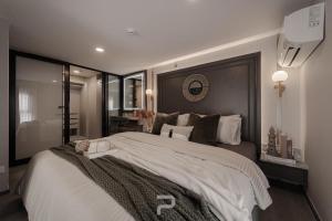 Luxury Sala Daeng 2 Bedroom 2 Bathroom 70Sqm Sleeps 4