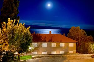 Experiencia única, departamento con vista al lago