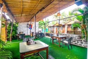 spring cottage bar & restaurant